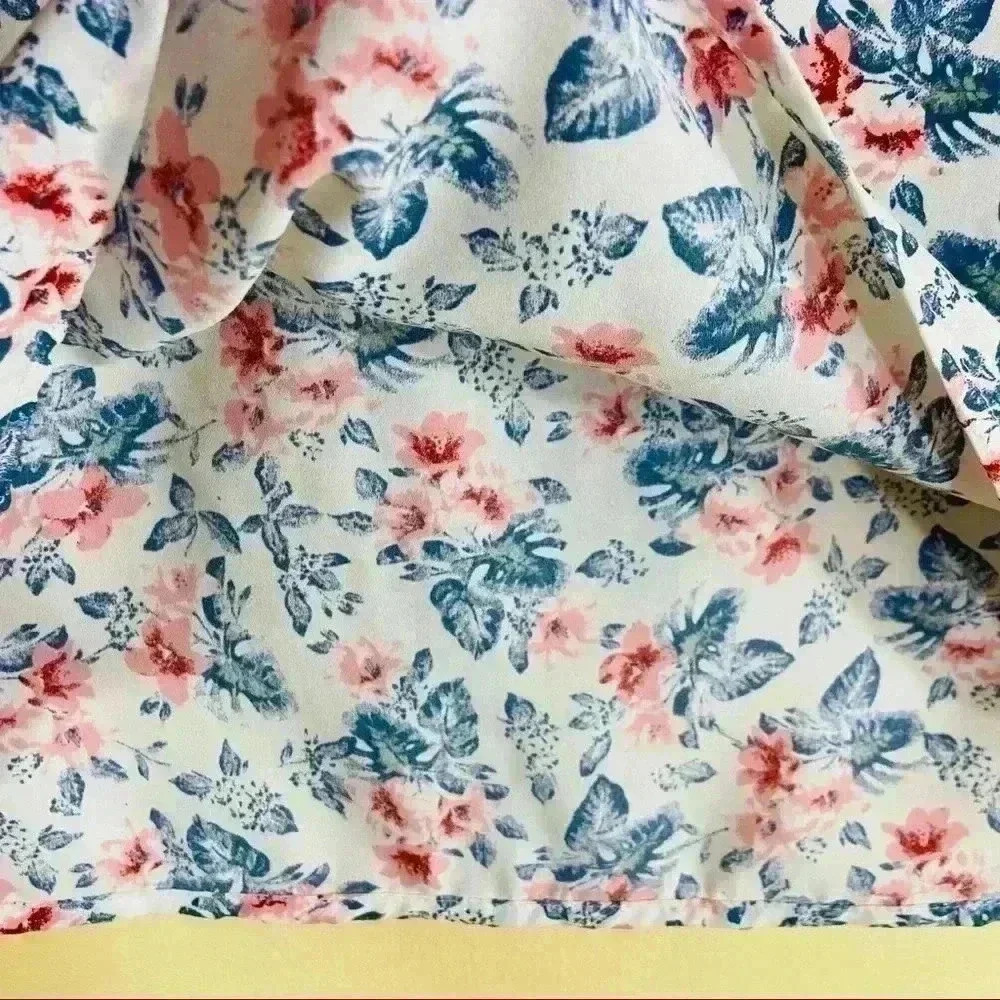 Hollister Peasant Boho Floral Scoop Neck Bell Sleeve Lace Cropped Top Size XS - Picture 6 of 9